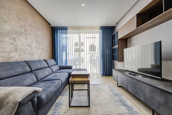 Living room - Beautiful 2 BDR Penthouse Near Valletta Sleeps 6 (Hamrun)