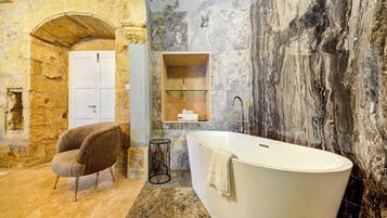 Room, 1 Bedroom, Smoking | Bathroom