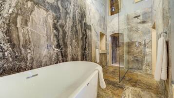 Room, 1 Bedroom, Smoking | Bathroom