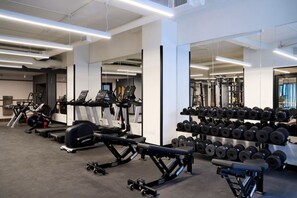 Fitness facility - Chic & Cozy 1BD Apartment Near East River, Minutes from Central Park (New York)