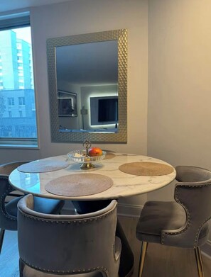 Dining - Chic & Cozy 1BD Apartment Near East River, Minutes from Central Park (New York)