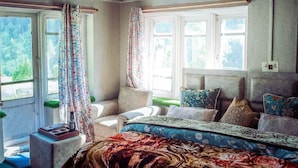 Honeymoon Double Room, Balcony, Valley View - hotel cozy (Pahalgam)