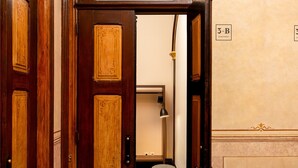 Apartment | Interior - Well-maintained air Conditioned Studio in Porto (Porto)