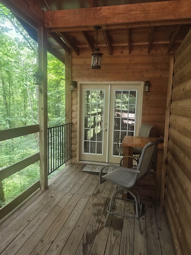 Golden Oak Cottage Hocking Hills