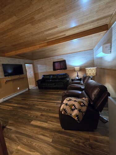 Golden Oak Cottage Hocking Hills