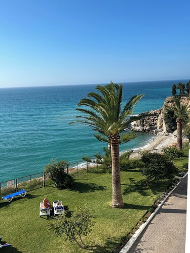 Luxurious Firstline apartment on the beach in central Nerja