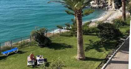 Luxurious Firstline apartment on the beach in central Nerja
