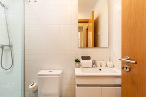 Apartment | Bathroom - Charming 1-bedroom Apartment in Oporto (Porto)