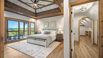 4 bedrooms, desk, iron/ironing board, travel crib