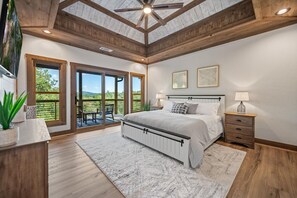 4 Schlafzimmer, Schreibtisch, Bügeleisen/Bügelbrett, Reisekinderbett