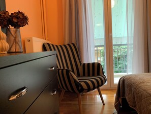 2 slaapkamers, een strijkplank/strijkijzer, reisbedje, wifi