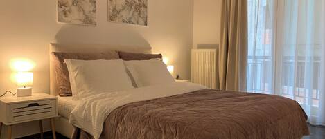 2 bedrooms, iron/ironing board, travel cot, WiFi