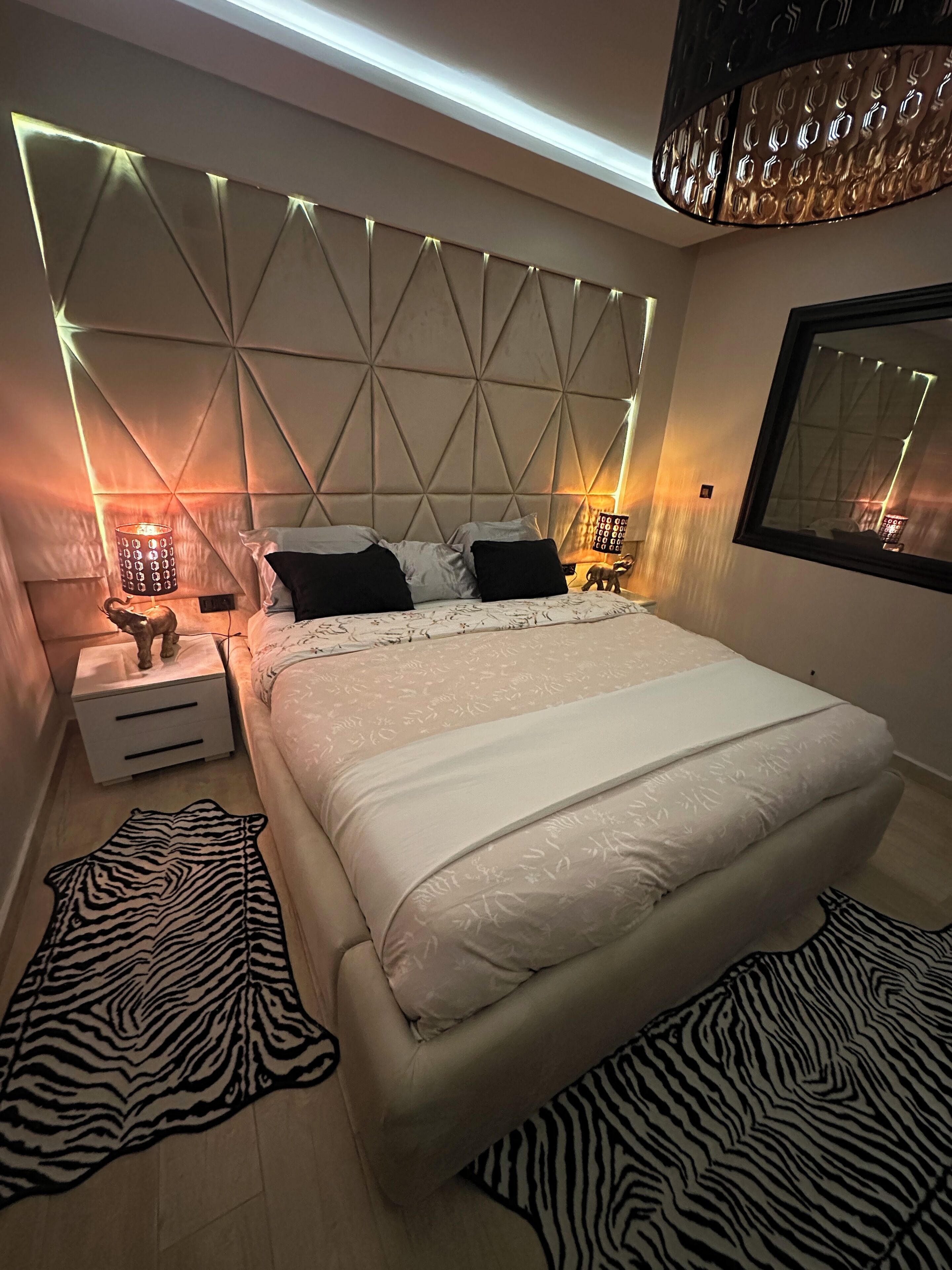 3 chambres, fer et planche à repasser, Wi-Fi, draps fournis