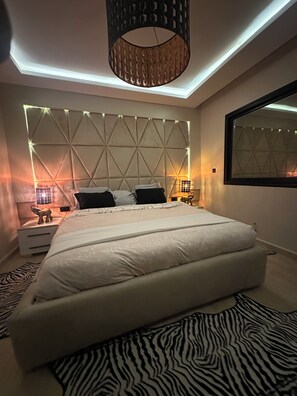 3 bedrooms, iron/ironing board, WiFi, bed sheets - Cosy light maisonette Villa in the busiest street in Sousse highly equipped (Sousse)