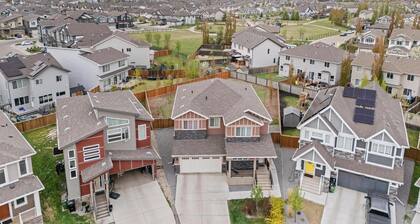 Comfortable 2-Bedroom, 2-Bath Bsmt Suite with En-Suite - Windermere Edmonton