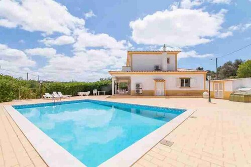 Villa Lombos - Porches