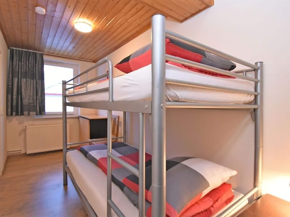 2 bedrooms, individually furnished - 1 Bedroom Apartment (Twistetal)