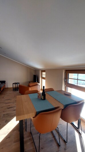 Dining - Oberland vacation apartment Wurmansau incl. Königscard in the Ammergau Alps (Saulgrub)