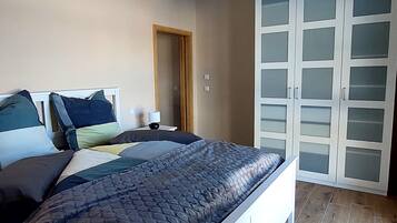 2 bedrooms, WiFi, bed sheets