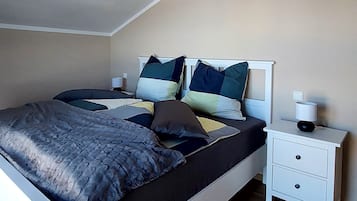 2 bedrooms, WiFi, bed sheets