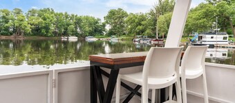 b3 FIVE7 Yacht - 2 bedroom