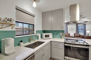 Fridge, microwave, oven, stovetop - Peppercorn Blue in Taylor TX (Taylor)