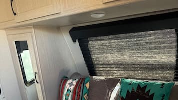 1 habitación, wifi y ropa de cama