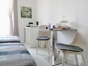 Free daily self-serve breakfast - La Piazza (Ancona)