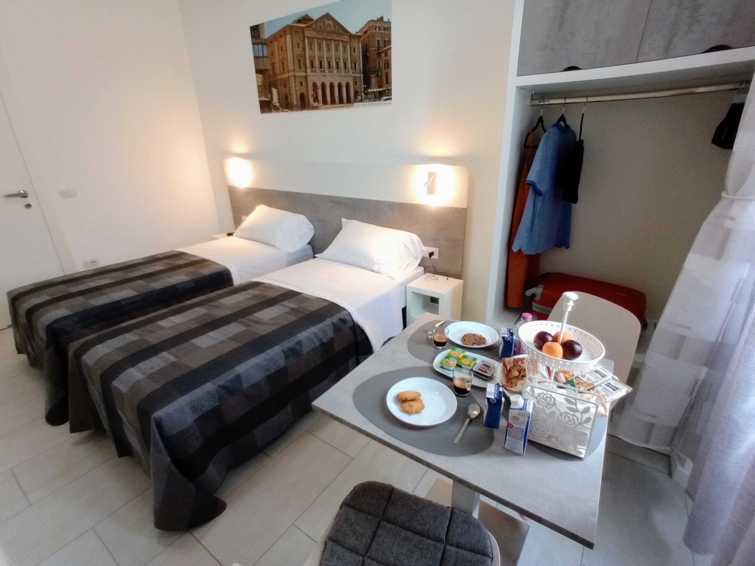 Tägliches inbegriffenes Frühstück zur Selbstbedienung