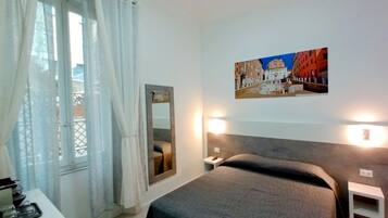 Double Room, 1 King Bed, Ensuite | Free minibar, desk, free WiFi, bed sheets