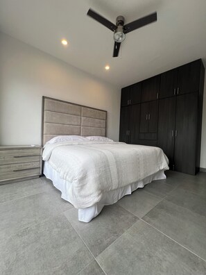 2 bedrooms, WiFi, bed sheets