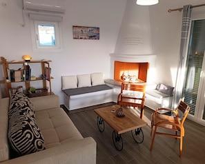 Smart TV, fireplace, video games, DVD player