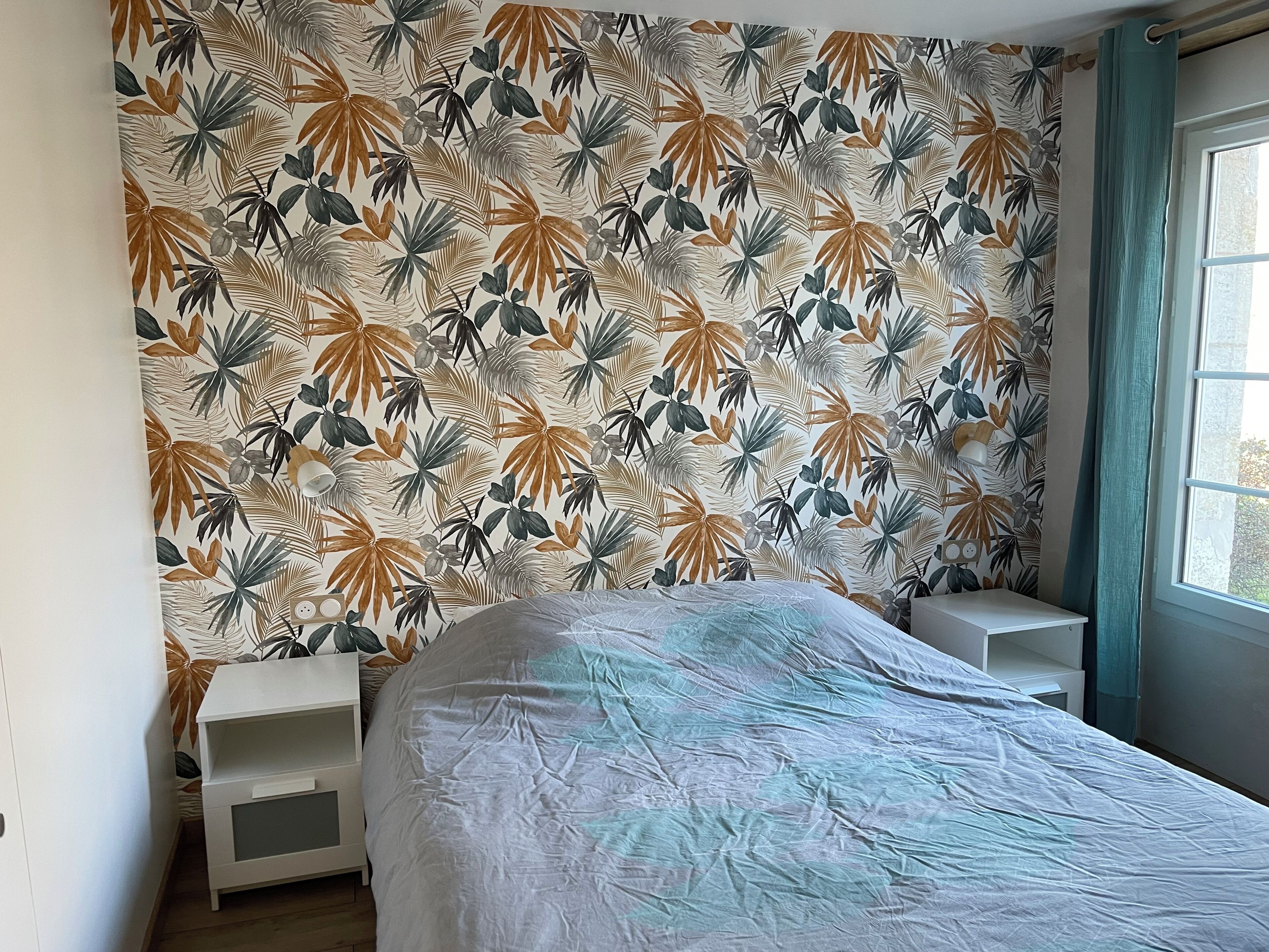 2 slaapkamers, reisbedje, beddengoed