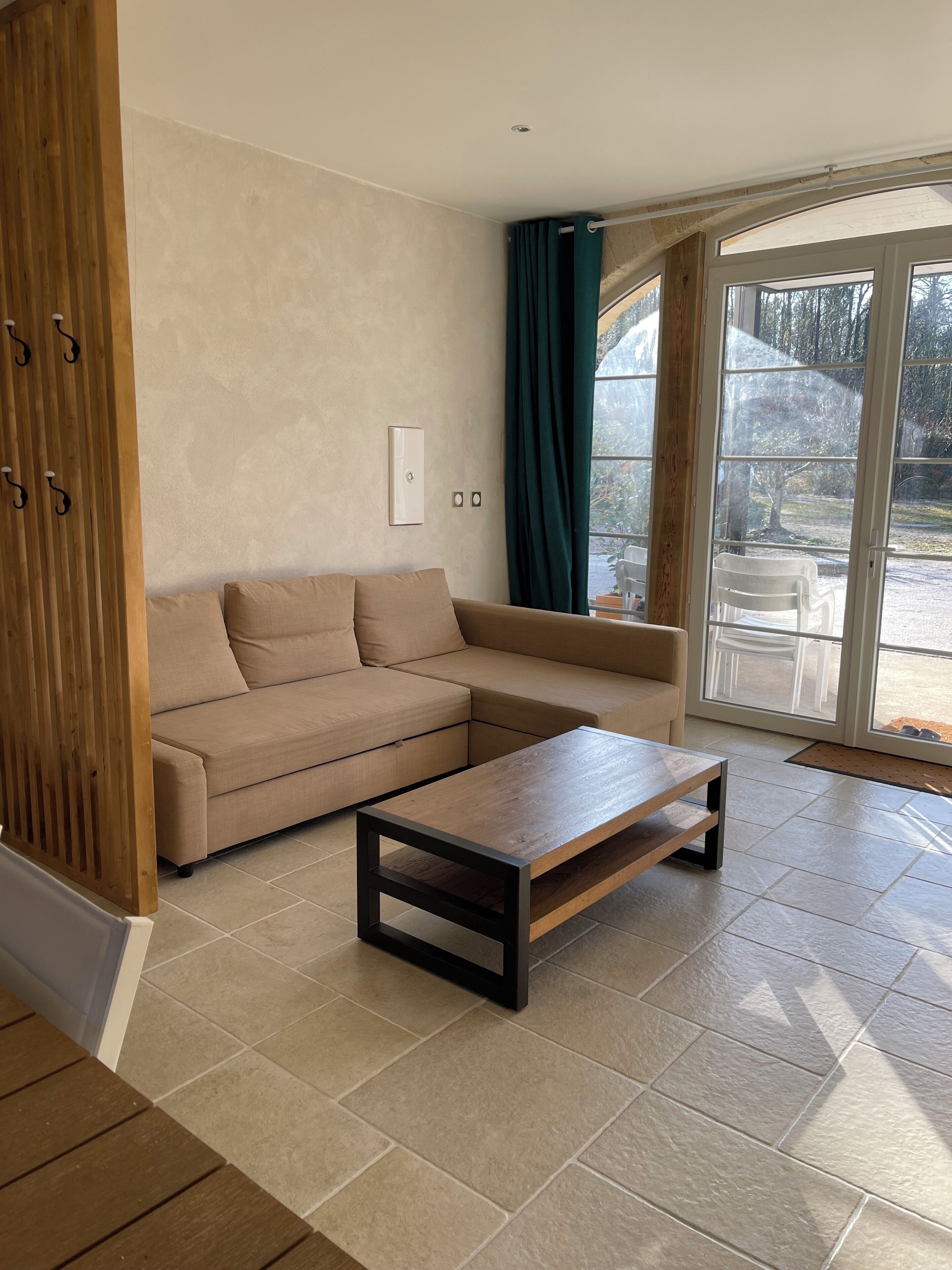 TV, mesa de pingue-pongue