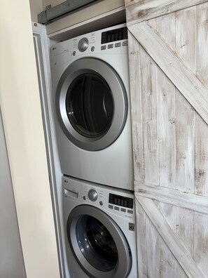 Interior - 2-bedroom condo in lovely Little River with AC, WiFi, 5 minute car ride to ocean (Little River)