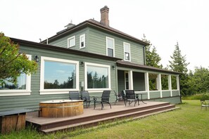 Exterior - Woodside Farm Country Inn (Sooke)