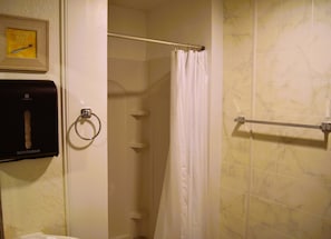 Dormitório compartilhado, 1 quarto, acessível | Banheiro
