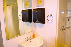 Shared Dormitory, 1 Bedroom, Accessible | Bathroom - Room-cozy Nest 4 Near the UND Medical Sc (Grand Forks)