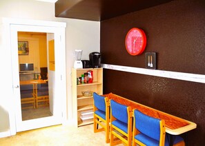 Shared Dormitory, 1 Bedroom, Accessible | Dining room - Room-cozy Nest 4 Near the UND Medical Sc (Grand Forks)