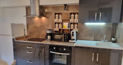 Charming 1-bedroom apartment in lovely Arles with AC, WiFi