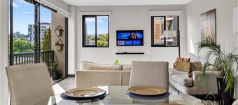 Great views, Upscale Located APT in San Salvador