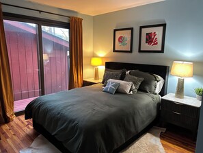 3 عدّة غرف نوم ومكواة/لوح كي وواي فاي وملاءات أسرّة