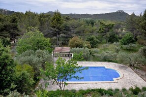 Outdoor pool - Mas in Les Baux de Provence with swimming pool in the heart of the Alpilles regional park (Les Baux-de-Provence)