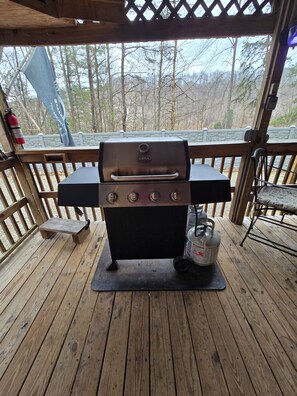 Terrace/patio - Acorn Cottage located in Hocking Hills (South Bloomingville)