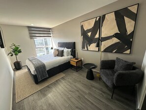 2 bedrooms, desk, iron/ironing board, WiFi