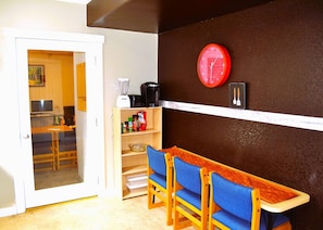 Shared Dormitory, 1 Bedroom, Accessible | Dining room