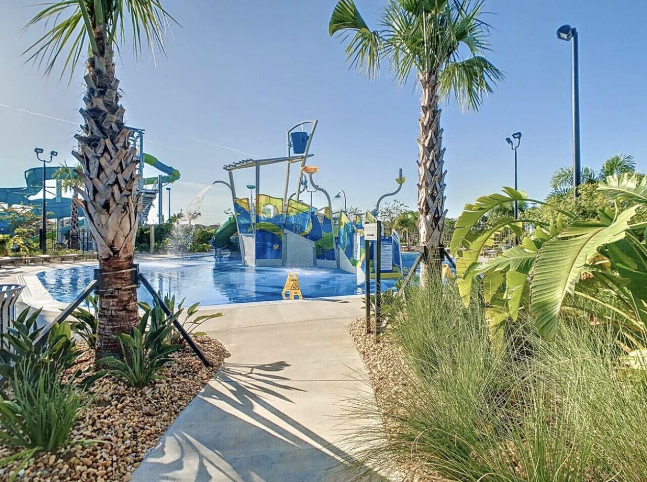 Een verwarmd zwembad