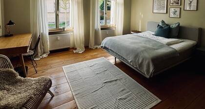 Schöne Wohnung in ruhiger Lage mit guter Anbindung zu Potsdam und Berlin