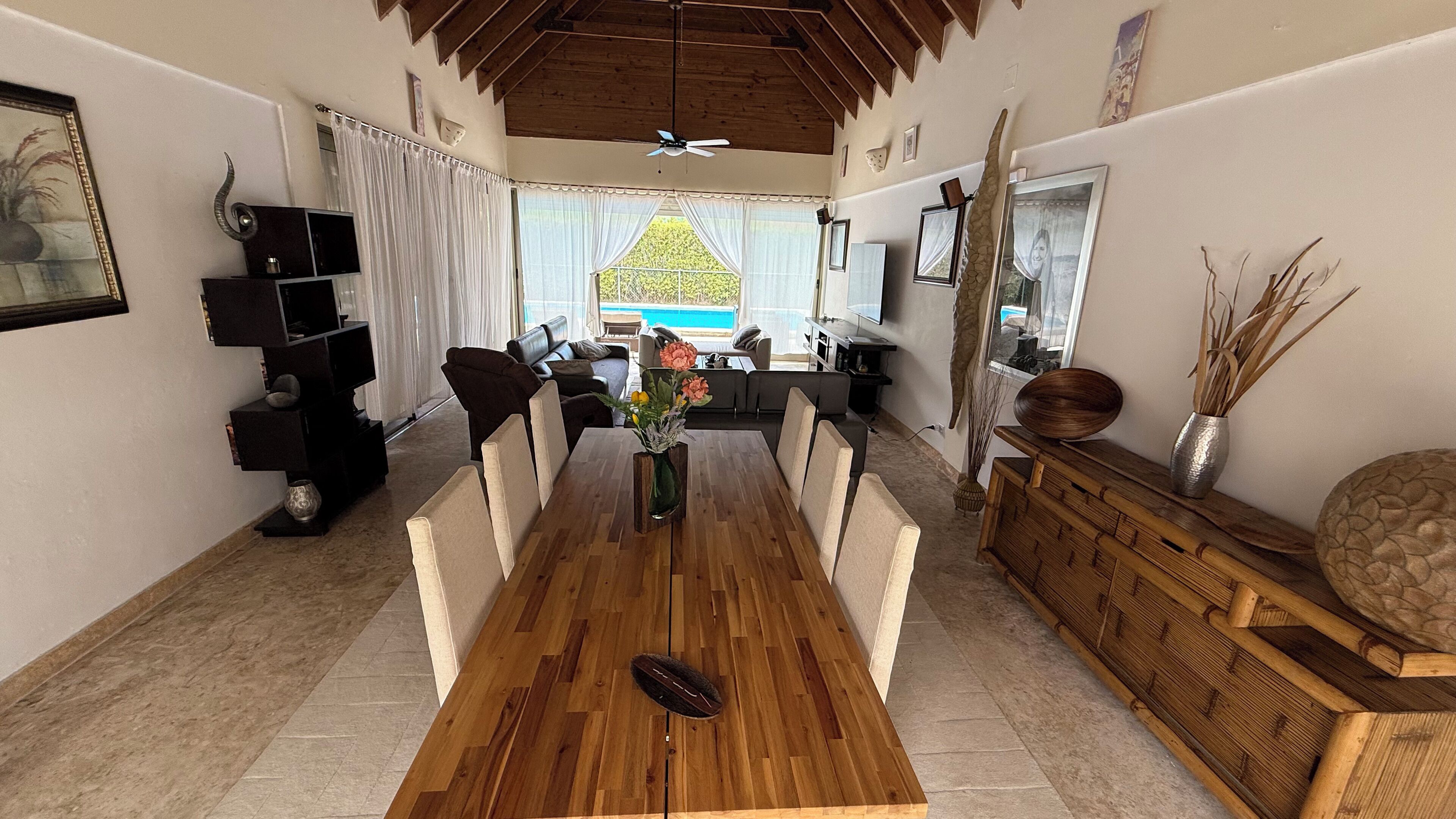 Spacious And Bright Centrally Located Villa Perfect For Groups Or Families. - Punta Cana