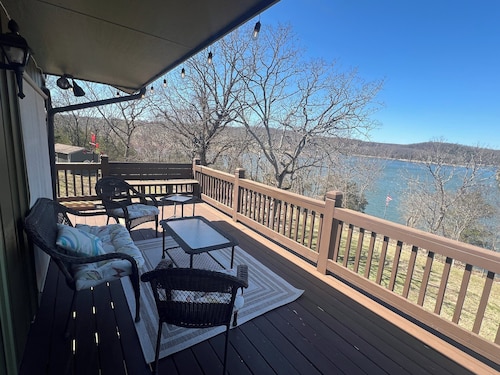 LAKEFRONT HOME - TABLE ROCK LAKE